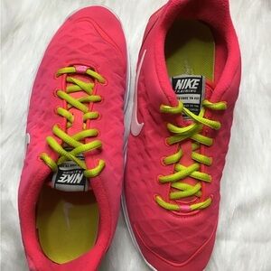Nike Women's Free TR Fit running Shoes Sz 9 Pink White